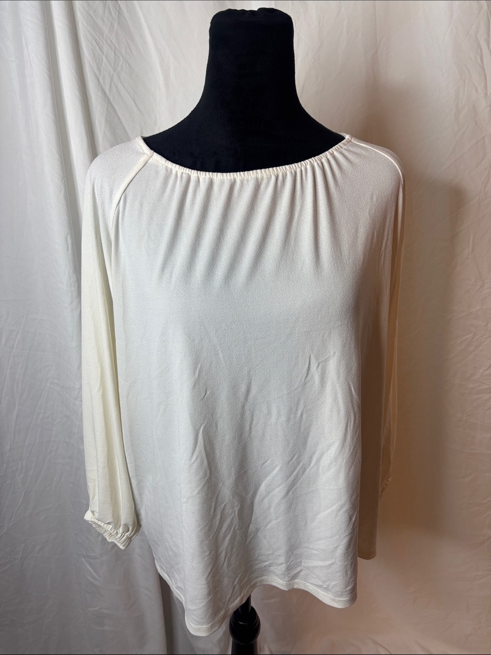 Banana Republic Cream Long Sleeve Scoop-Neck Top